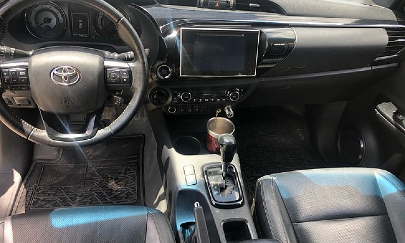 Toyota Hilux Srx 201...