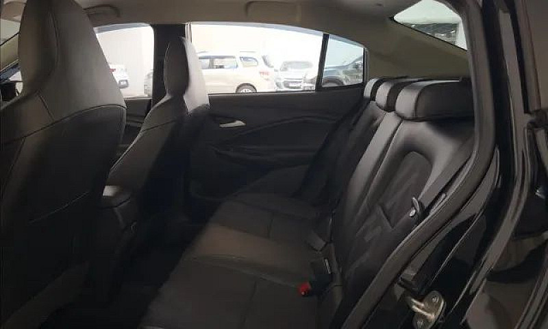 Chevrolet Onix Plus ...
