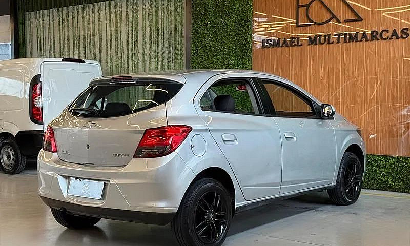 Chevrolet Onix Hatch...
