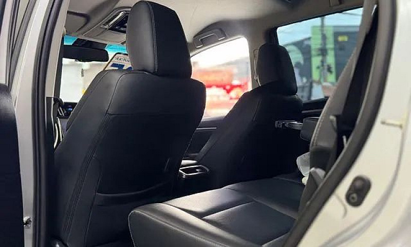 Toyota Hilux Sw4 Srx...