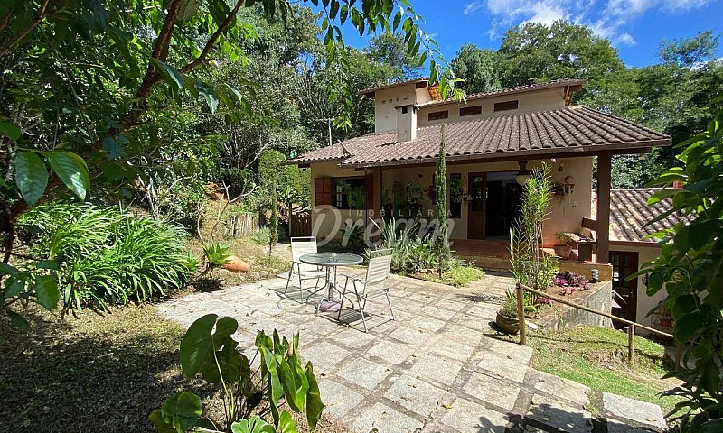 Casa Com 3 Dormitóri...