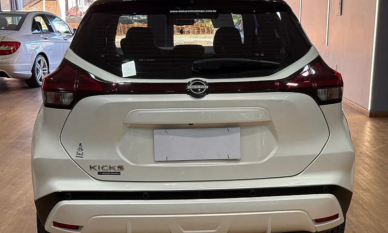 Nissan Kicks Exclusi...