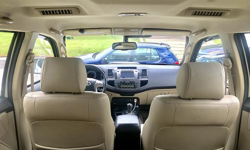 Toyota Hilux Sw4 Srv...