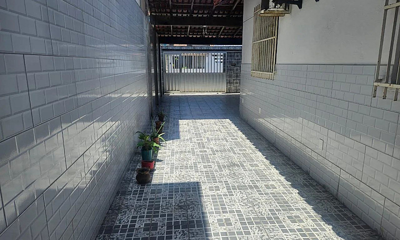 Casa De Tres Quartos...