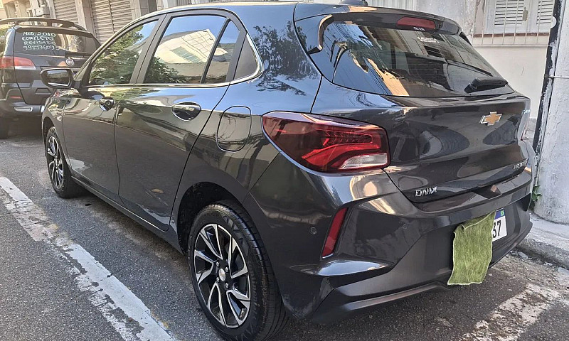 Chevrolet Onix Hatch...