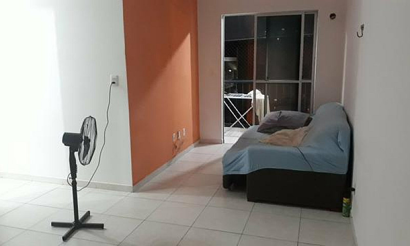 Aluga-Se Quarto No C...