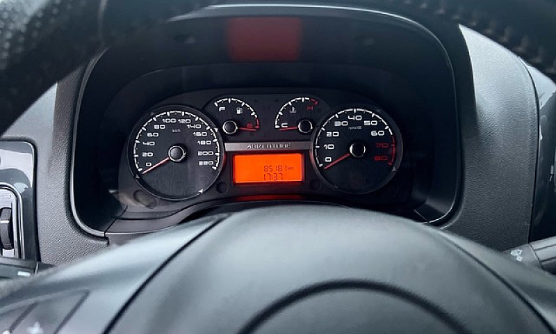 Fiat Strada / 1.8 Ad...