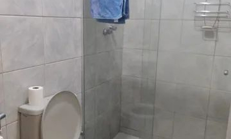 Alugo Casa...