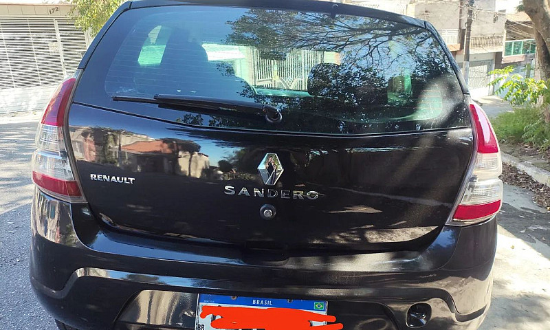 Renault Sandero Auth...
