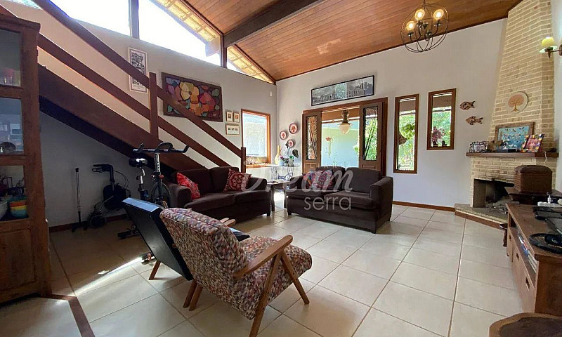 Casa Com 3 Dormitóri...
