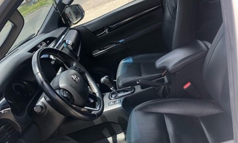 Toyota Hilux Srx 201...