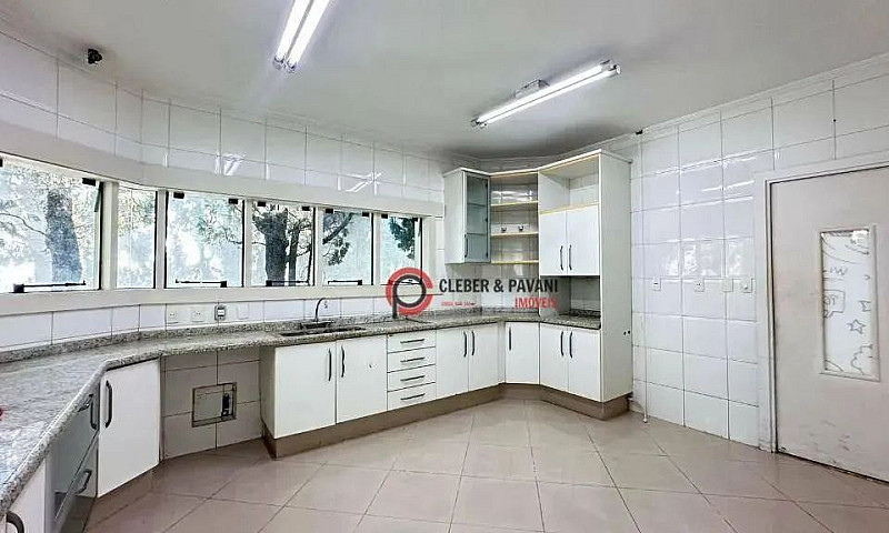 Casa Com 4 Dormitóri...