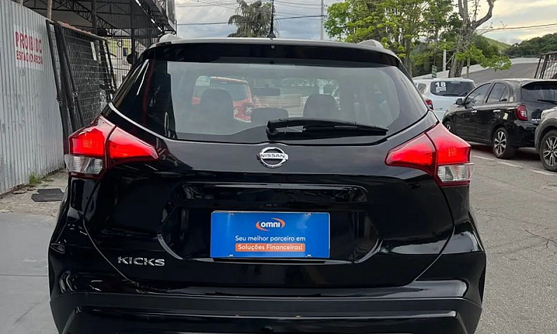 Kicks Active 2022 Ún...