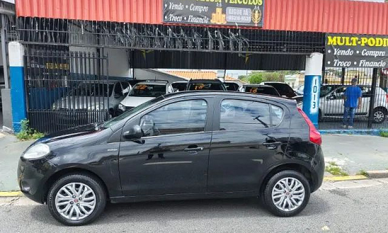 Fiat Palio Essence 1...