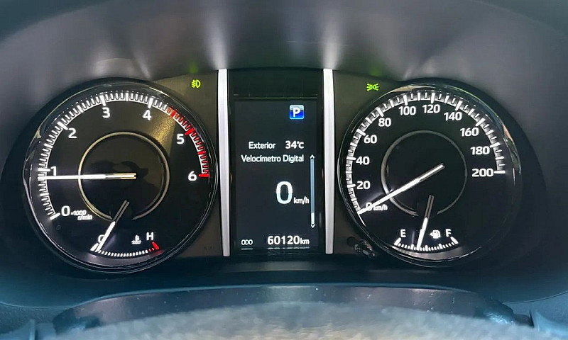 Toyota Hilux Sw4 4X4...
