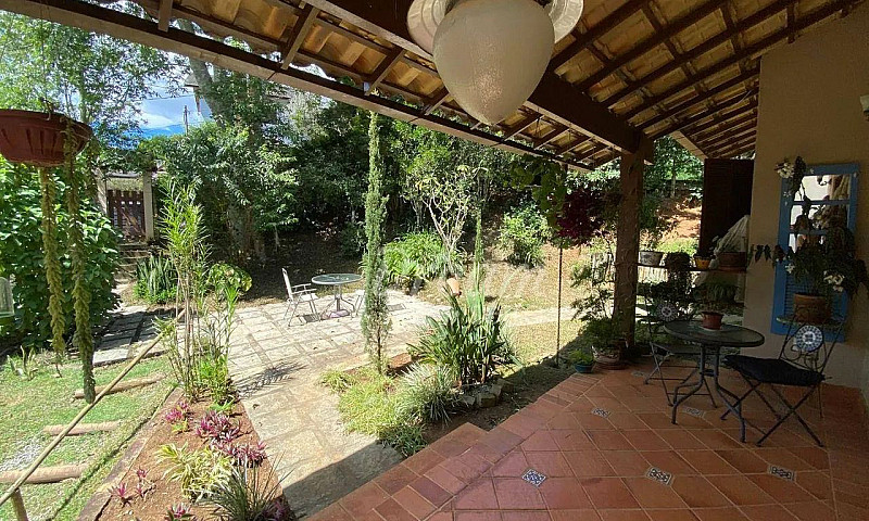 Casa Com 3 Dormitóri...