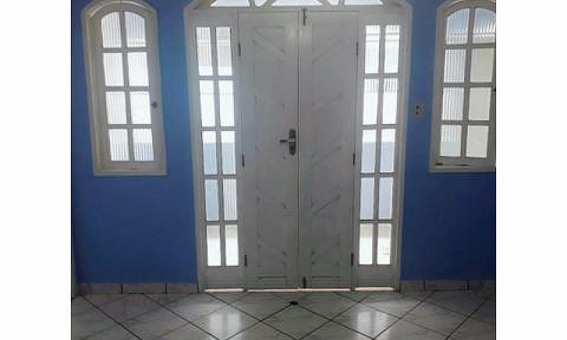 Aluga-Se Ótima Casa ...