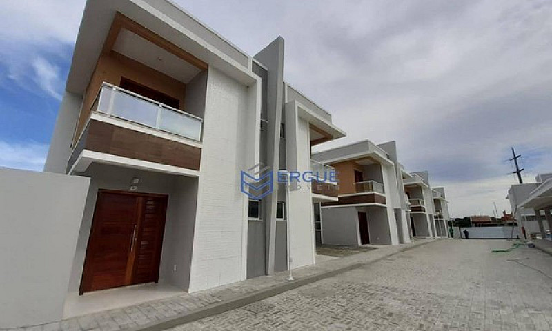Casa Com 2 Dormitóri...