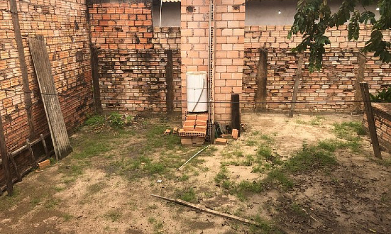 Vende Se Uma Casa...