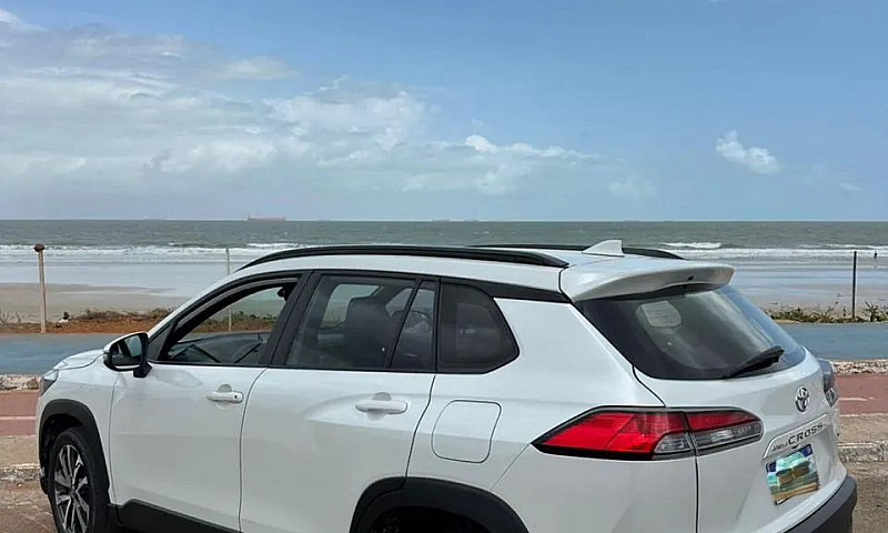 Toyota Corolla Cross...