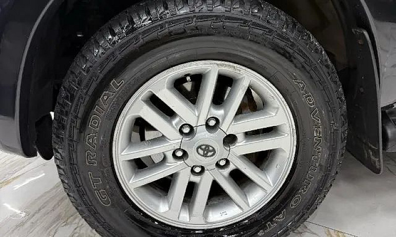 Toyota Hilux Srv 201...
