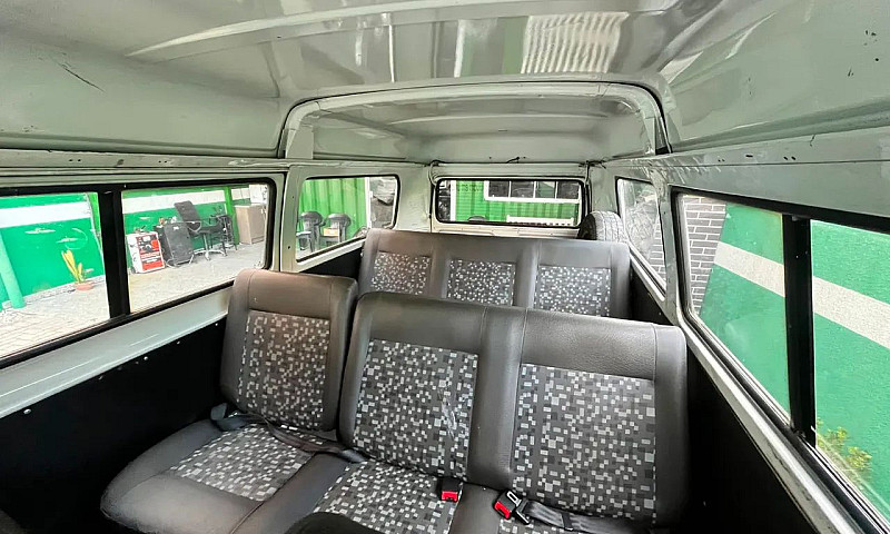 Volkswagen Kombi Sta...