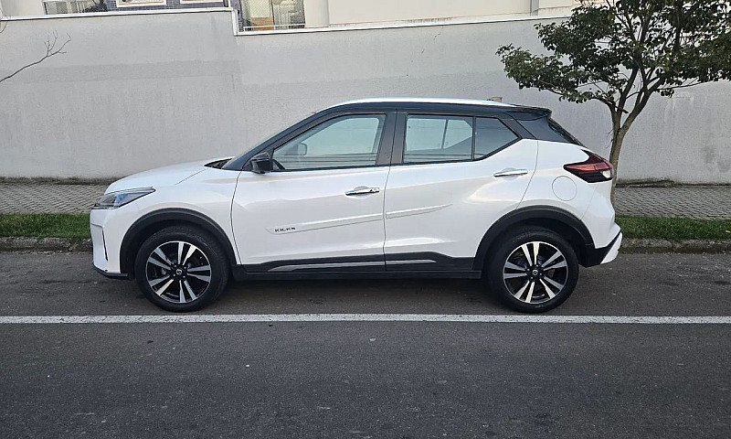 Nissan Kicks Exclusi...