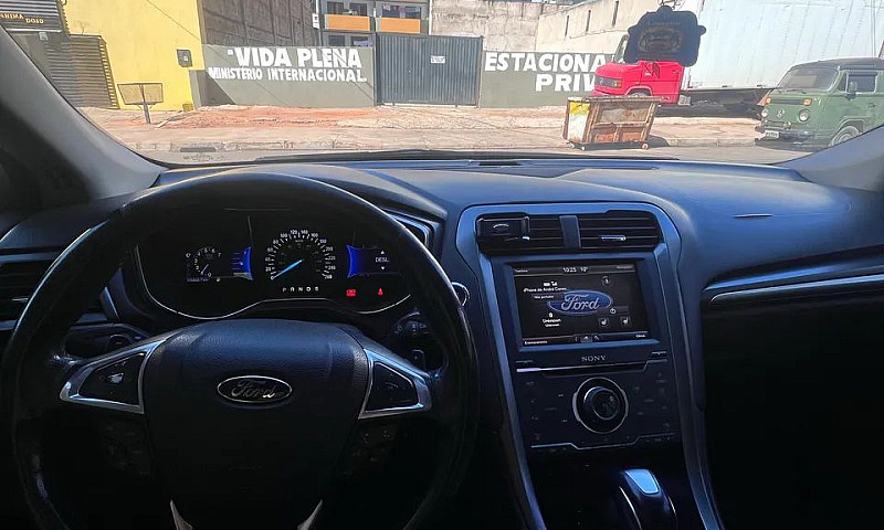 Ford Fusion Titanium...