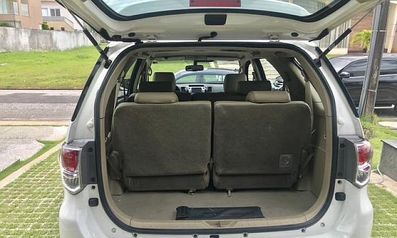 Toyota Hilux Sw4 Srv...
