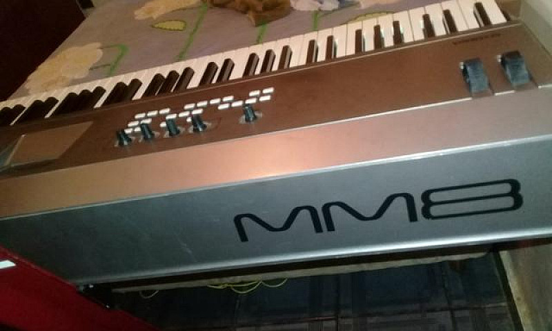 Teclado Yamaha...