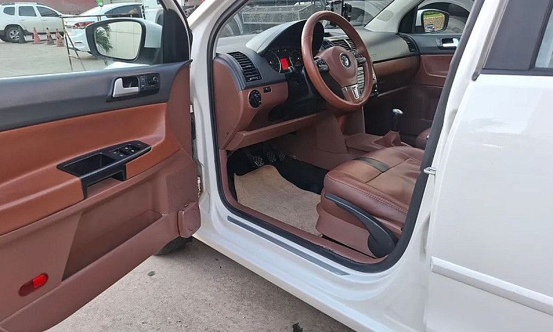 Volkswagen Polo Sed....