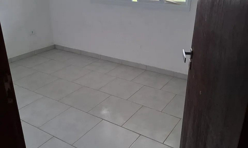 Alugo Casa Mensal...