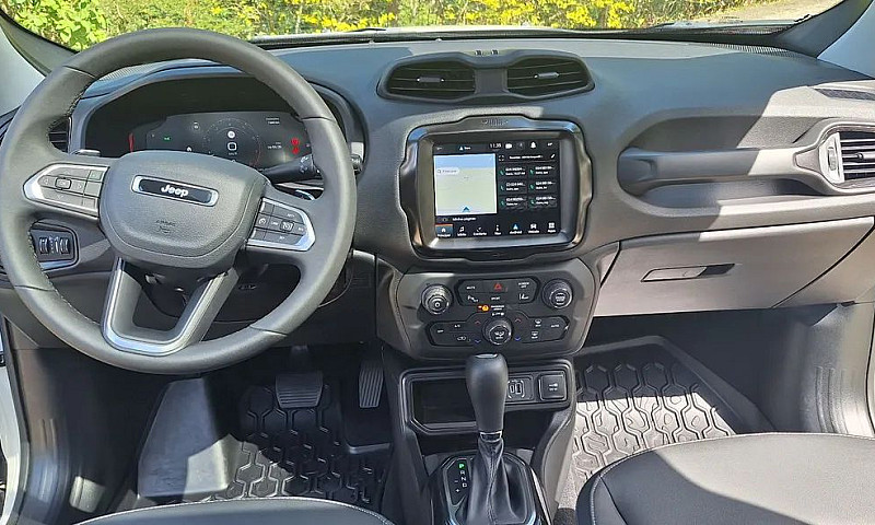 Jeep Renegade Sahara...