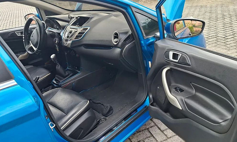 Ford Fiesta Se 1.6 1...