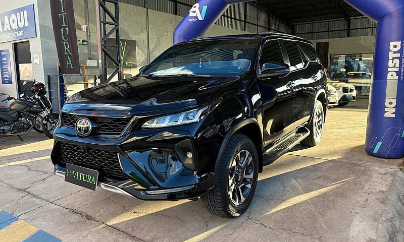 Toyota Hilux Sw4 4X4...