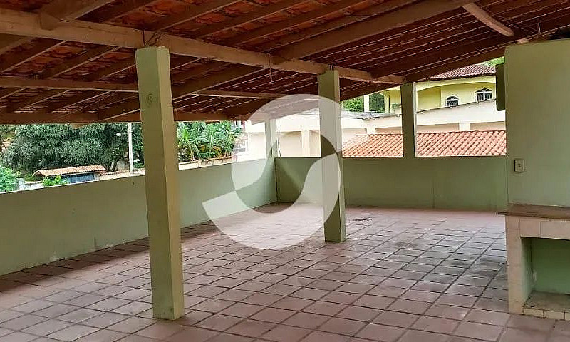 Casa Ampla Com  4 Qu...