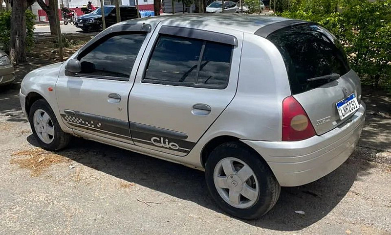 Renault Clio Rn/ Exp...
