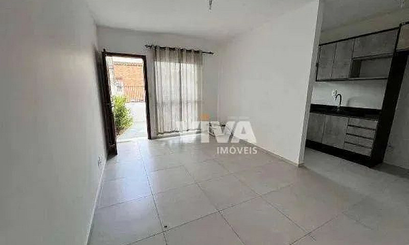 Casa Com 3 Dormitóri...