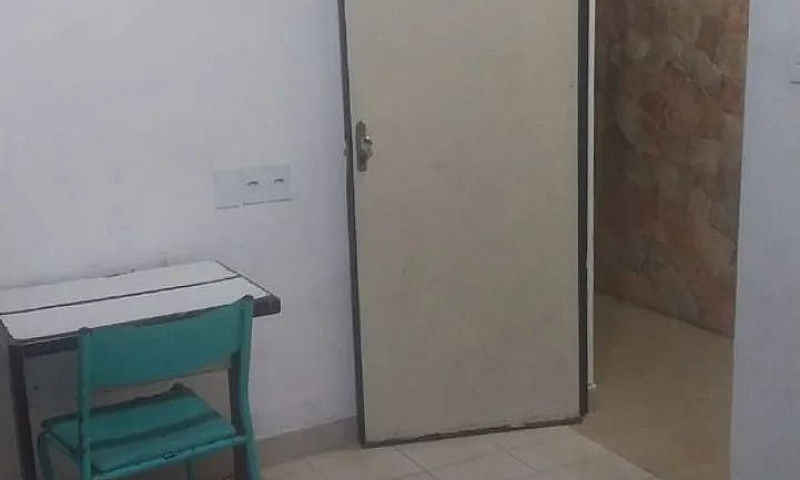 Suite Mobiliada Na R...