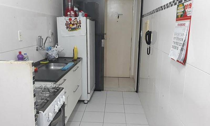 Aluga-Se Quarto No C...