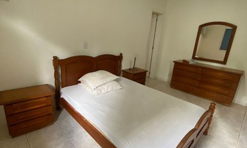Casa De Condomínio P...