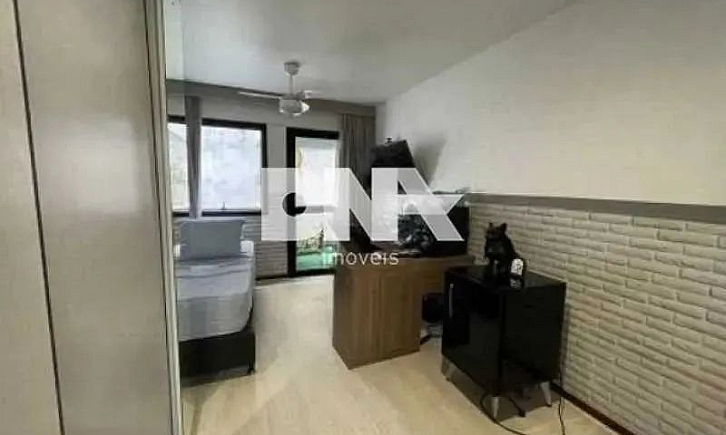 Apartamento-À Venda-...