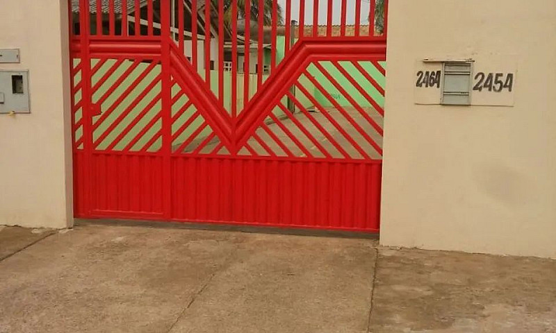 Aluga Se Uma Casa Pr...