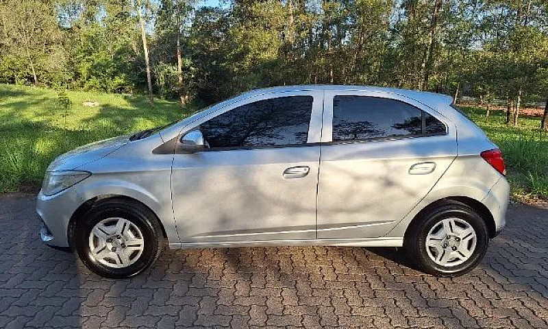 Chevrolet Onix Hatch...
