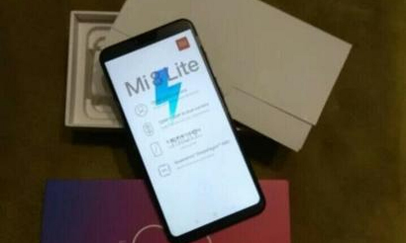 Xiaomi Mi 8 Lite...