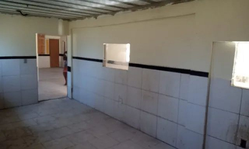 Casa E Loja Em Xerem...