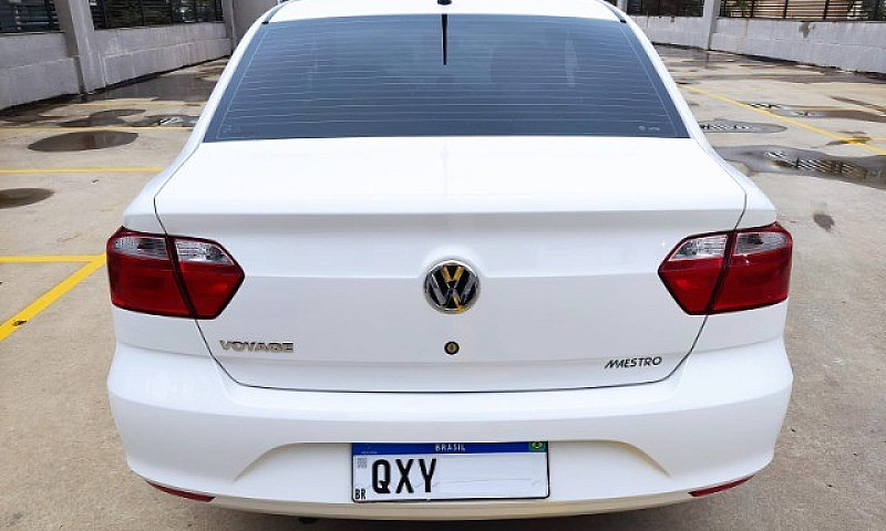 Volkswagen Voyage 1....