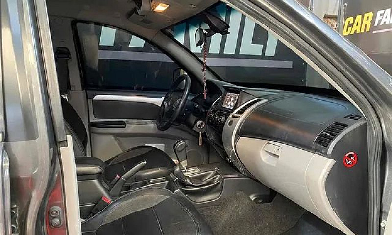 Mitsubishi Pajero Da...