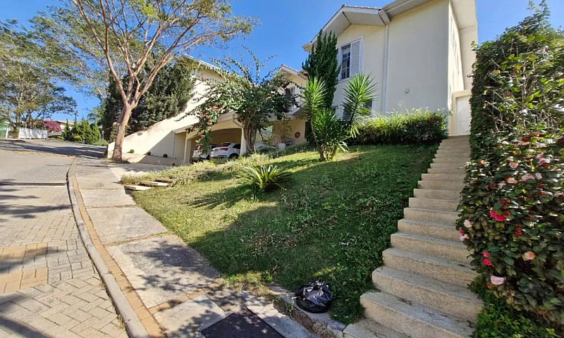 Casa Com 3 Dormitóri...