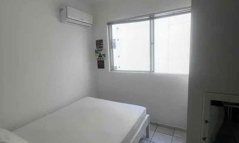 Quarto Com Acesso As...